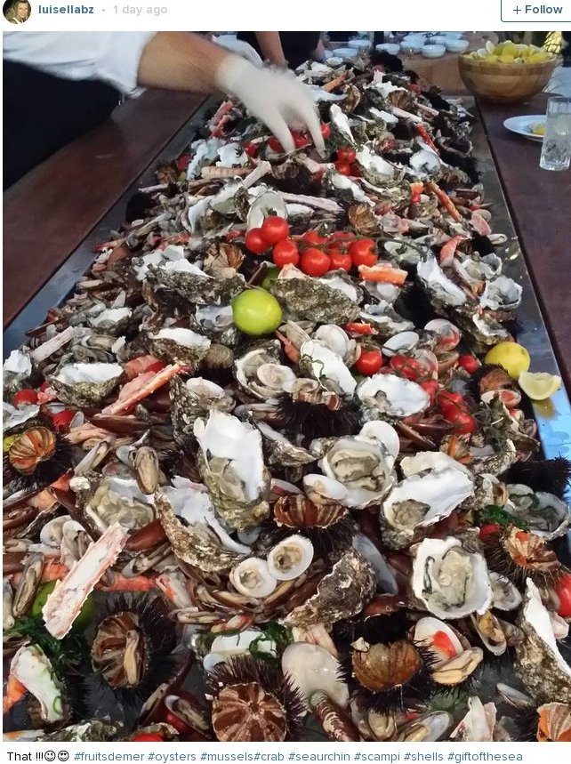 Το ολόχρυσο ανατολίτικο φόρεμα της Μπαρός -Στο γάμο της σαν... belly dancer [βίντεο] | iefimerida.gr 3