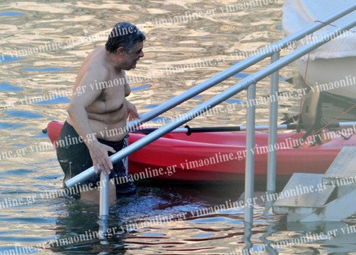 Ο Μιχαλολιάκος και η Ζαρούλια με μαγιό στη Βουλιαγμένη, δύο ημέρες πριν τη σύλληψη [εικόνες] | iefimerida.gr 10