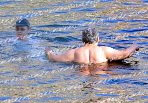 Ο Μιχαλολιάκος και η Ζαρούλια με μαγιό στη Βουλιαγμένη, δύο ημέρες πριν τη σύλληψη [εικόνες] | iefimerida.gr 6