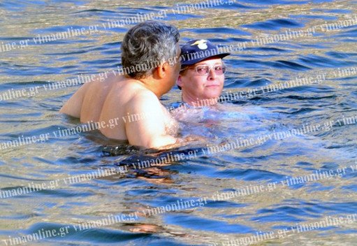 Ο Μιχαλολιάκος και η Ζαρούλια με μαγιό στη Βουλιαγμένη, δύο ημέρες πριν τη σύλληψη [εικόνες] | iefimerida.gr 7