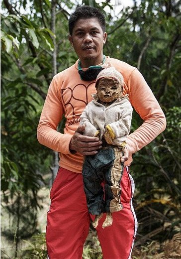  Τα ζόμπι της Ινδονησίας: Ενα ανατριχιαστικό τελετουργικό αιώνων που «ζωντανεύει» τους νεκρούς [εικόνες]  | iefimerida.gr 9