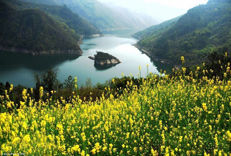 Απίστευτο: Υπάρχει νησί που αναδύεται μόνο κάθε άνοιξη -Τις υπόλοιπες εποχές δεν υπάρχει [εικόνες] | iefimerida.gr 1