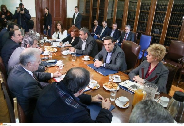 Πρωταγωνίστησε η Νοτοπούλου στη συνάντηση Τσίπρα με δημάρχους [εικόνες] | iefimerida.gr 1