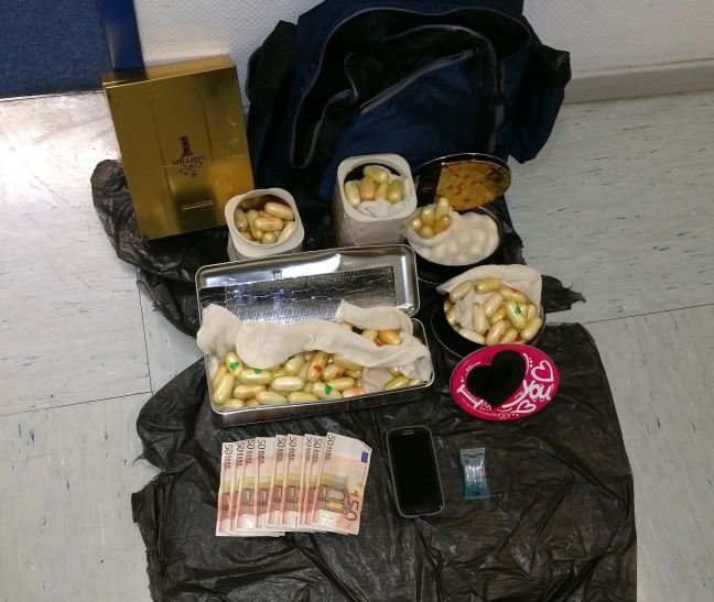 Συνελήφθη Βραζιλιάνος με 6 κιλά κοκαΐνης στο «Ελ. Βενιζέλος» -Τα έφερε στην Ελλάδα σε σακίδιο πλάτης [εικόνες] | iefimerida.gr 1