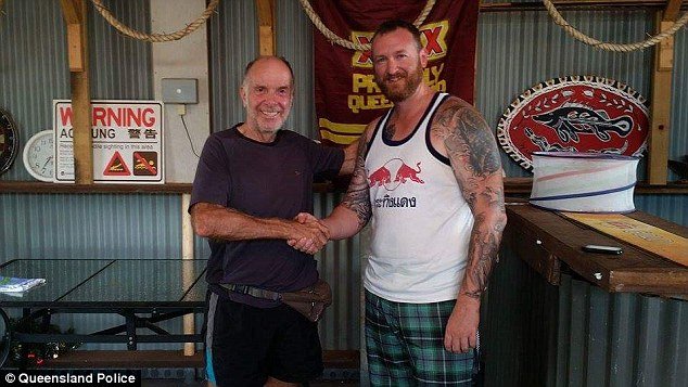 Σύγχρονος ναυαγός – Εγραψε «βοήθεια» στην άμμο και σώθηκε [εικόνες]  | iefimerida.gr 3