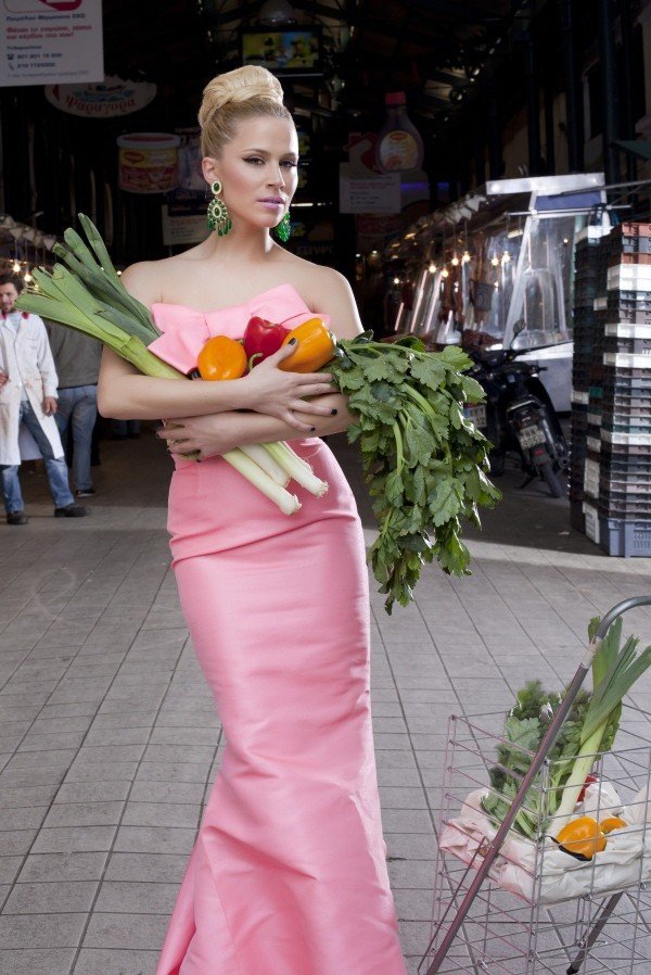 H Nάντια Μπουλέ με τουαλέτα στην κρεαταγορά [εικόνες] | iefimerida.gr 1