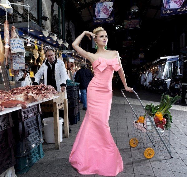 H Nάντια Μπουλέ με τουαλέτα στην κρεαταγορά [εικόνες] | iefimerida.gr 0