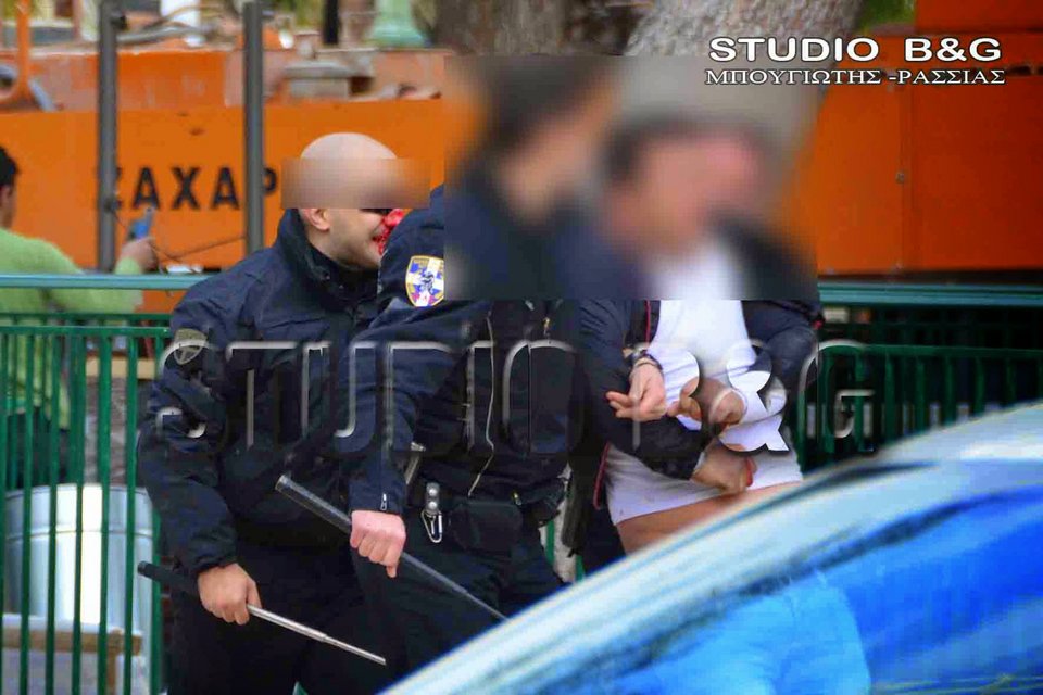 Ρομά έσπασαν στο ξύλο αστυνομικούς επειδή δεν τους άρεσε η δικαστική απόφαση [εικόνες & βίντεο] | iefimerida.gr 0
