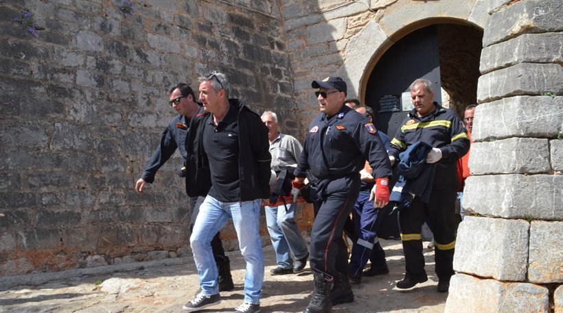 Μαθήτρια έπεσε στα σκαλιά του Παλαμηδίου -Χτύπησε σοβαρά στο κεφάλι [εικόνες & βίντεο] | iefimerida.gr 0