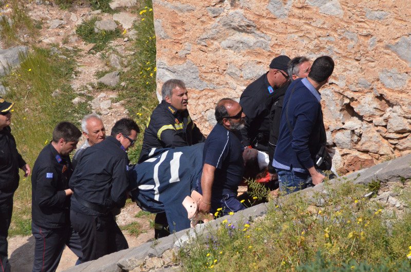 Μαθήτρια έπεσε στα σκαλιά του Παλαμηδίου -Χτύπησε σοβαρά στο κεφάλι [εικόνες & βίντεο] | iefimerida.gr 4