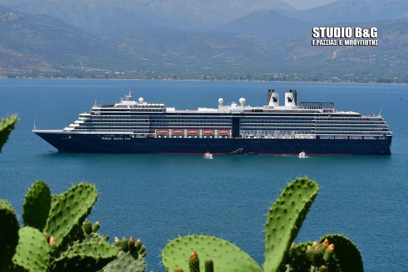 Oosterdam: Το πλωτό «παλάτι» που έφτασε στο Ναύπλιο  [εικόνες] | iefimerida.gr 5