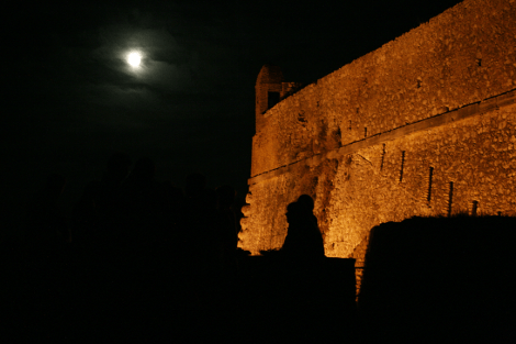 Εντυπωσιακές φωτογραφίες από την χθεσινή πανσέληνο σε Αθήνα, Σούνιο και Ναύπλιο [εικόνες] | iefimerida.gr 5