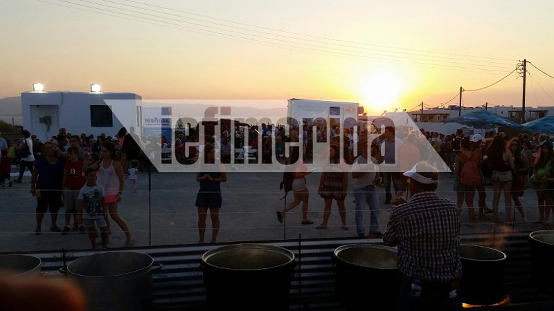 Η Νάξος μπήκε στο Γκίνες! Τηγάνισαν 554 κιλά πατάτες [εικόνες] | iefimerida.gr 6