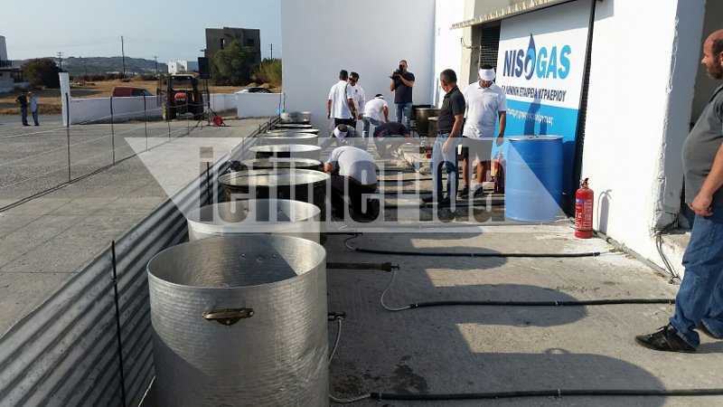 Η Νάξος μπήκε στο Γκίνες! Τηγάνισαν 554 κιλά πατάτες [εικόνες] | iefimerida.gr 9