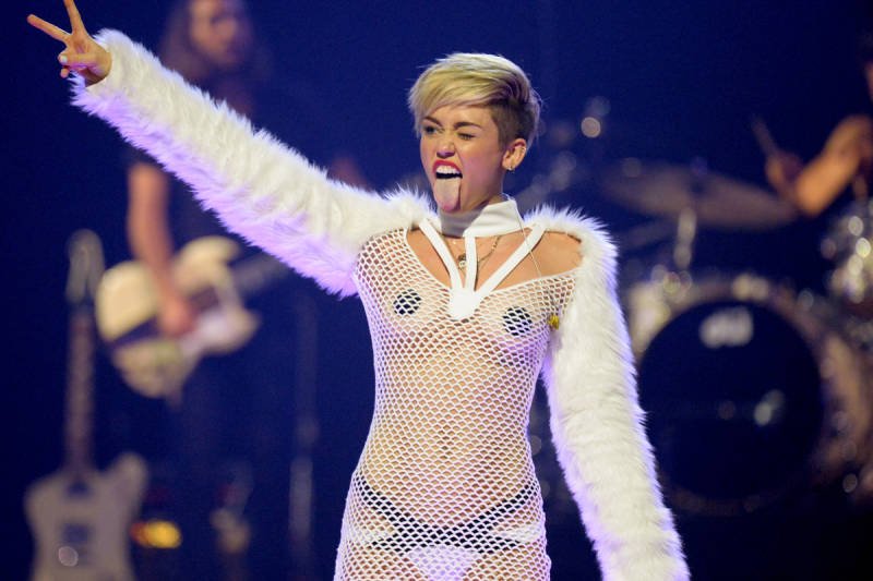 Οταν οι σταρ του Χόλιγουντ τα πετάνε όλα έξω -Από το διάφανο φόρεμα της Μέριλιν έως το σιθρού της Ριάνα [εικόνες] | iefimerida.gr 8