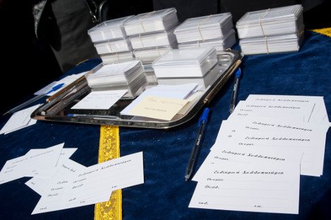 «Λαϊκό προσκύνημα» στην κηδεία του Αθανάσιου Νάκου [εικόνες] | iefimerida.gr 2