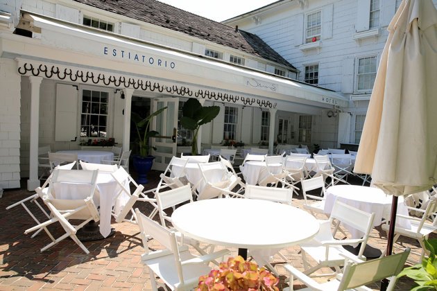 Σε ελληνικό εστιατόριο γιόρτασε τα γενέθλιά της η Τζένιφερ Λόπεζ -Η τούρτα έκπληξη και ο λογαριασμός των 100.000 ευρώ [εικόνες] | iefimerida.gr 2