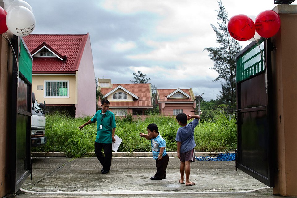 Η ζωή από τα 1,30μ. -Ανθρωποι με νανισμό που ζουν στο περιθώριο ονειρεύονται μια θέση στον κόσμο [εικόνες] | iefimerida.gr 0