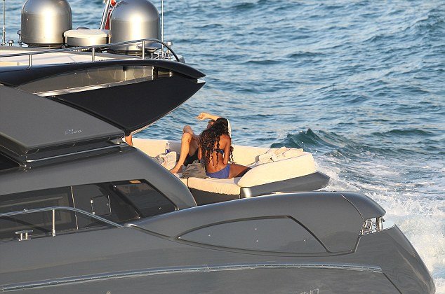 Με την 20χρονη... αδελφή της αντικατέστησε τη Ναόμι Κάμπελ ο πρώην της [εικόνες] | iefimerida.gr 2