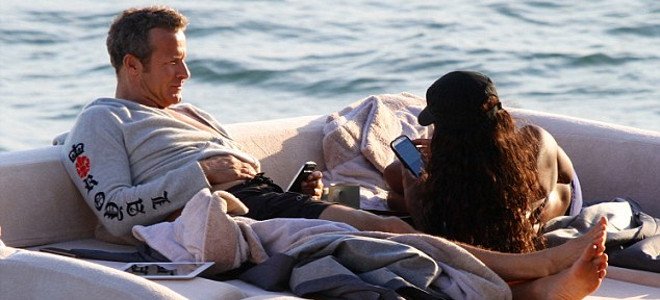 Με την 20χρονη... αδελφή της αντικατέστησε τη Ναόμι Κάμπελ ο πρώην της [εικόνες] | iefimerida.gr 3