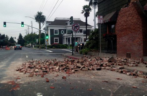 Σε κατάσταση εκτάκτου ανάγκης η Καλιφόρνια μετά τον ισχυρό σεισμό των 6 Ρίχτερ [εικόνες & βίντεο] | iefimerida.gr 2