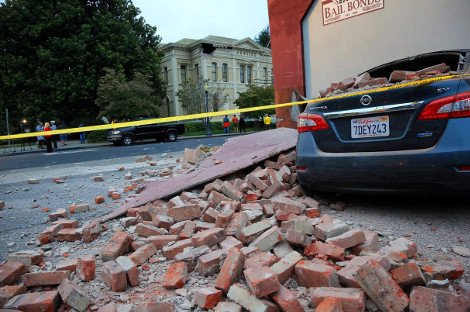 Σε κατάσταση εκτάκτου ανάγκης η Καλιφόρνια μετά τον ισχυρό σεισμό των 6 Ρίχτερ [εικόνες & βίντεο] | iefimerida.gr 5