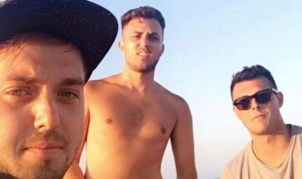 Μεθυσμένοι Βρετανοί ήθελαν να κάνουν μία βόλτα με το καΐκι -Κατέληξαν στη Συρία [εικόνες] | iefimerida.gr 2