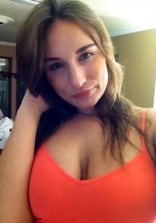 Εκρηκτική νεαρή τάζει σε αστυνομικούς ερωτικό τρίο για να μην της κόψουν κλήση [εικόνες] | iefimerida.gr 0