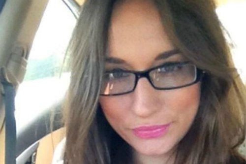 Εκρηκτική νεαρή τάζει σε αστυνομικούς ερωτικό τρίο για να μην της κόψουν κλήση [εικόνες] | iefimerida.gr 2