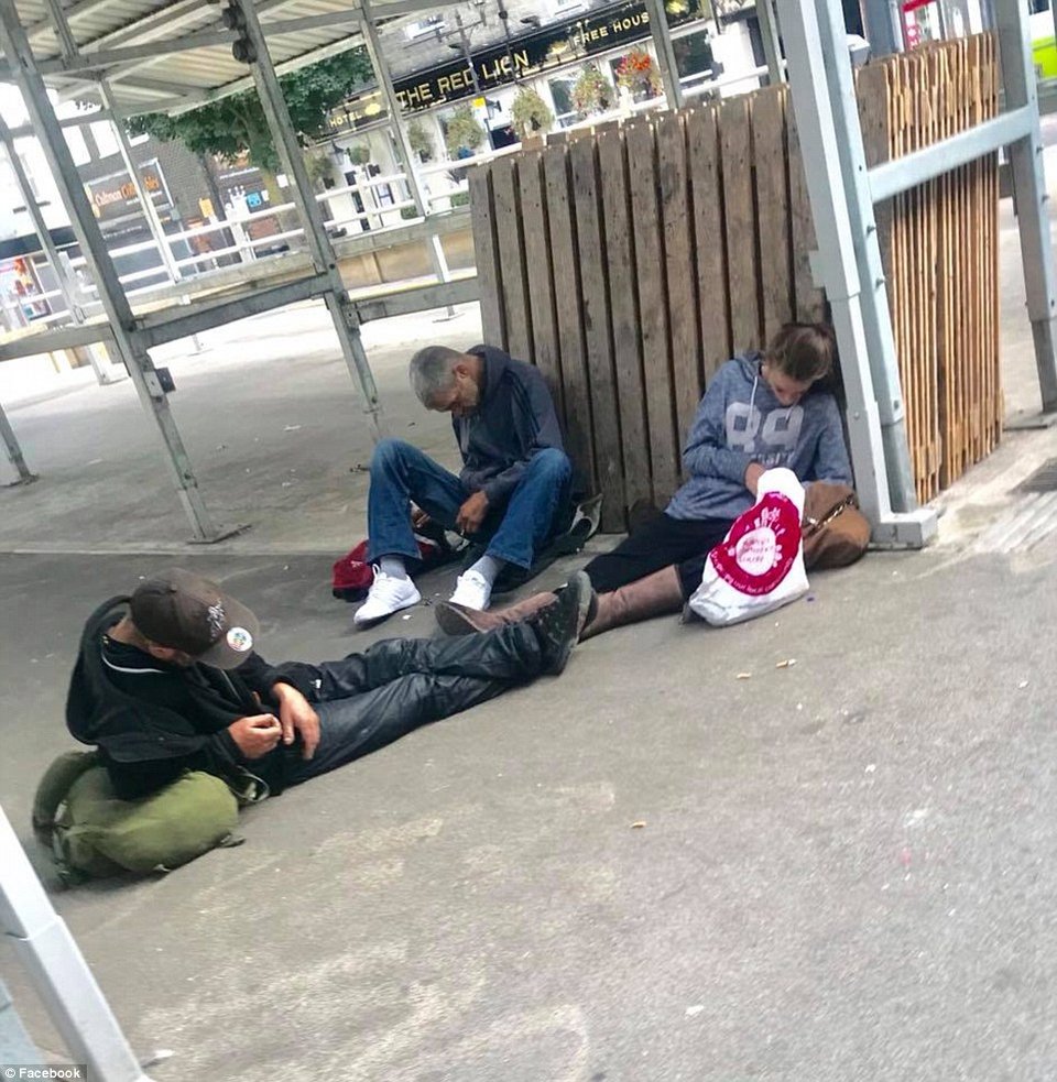 Πανικός στη Βρετανία- Ανθρωποι μετατρέπονται σε ζόμπι από απαγορευμένο ναρκωτικό [εικόνες] | iefimerida.gr 0