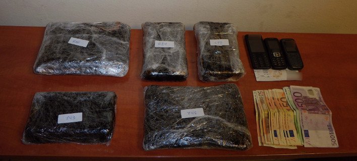 Eκρυβε  3,5 κιλά ηρωίνης μέσα στο εσώρουχό της -Συνελήφθη στον Εβρο  [εικόνες ]  | iefimerida.gr 0