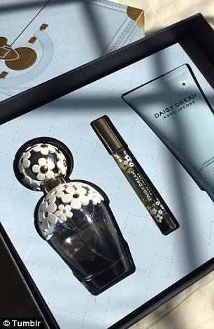 Ξέφυγαν οι γυναίκες στο Tumblr -Κλέβουν πολυτελή προϊόντα και τα ποστάρουν [εικόνες] | iefimerida.gr 5