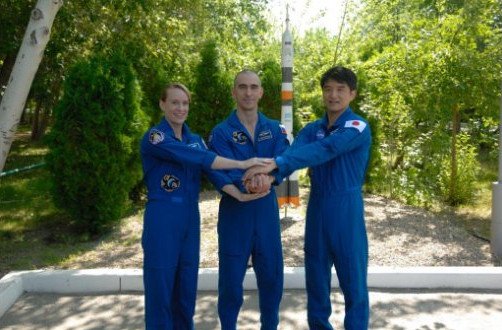 Ρωσικός πύραυλος με 3μελές πλήρωμα εκτοξεύτηκε για τον Διεθνή Διαστημικό Σταθμό [εικόνες & βίντεο] | iefimerida.gr 0