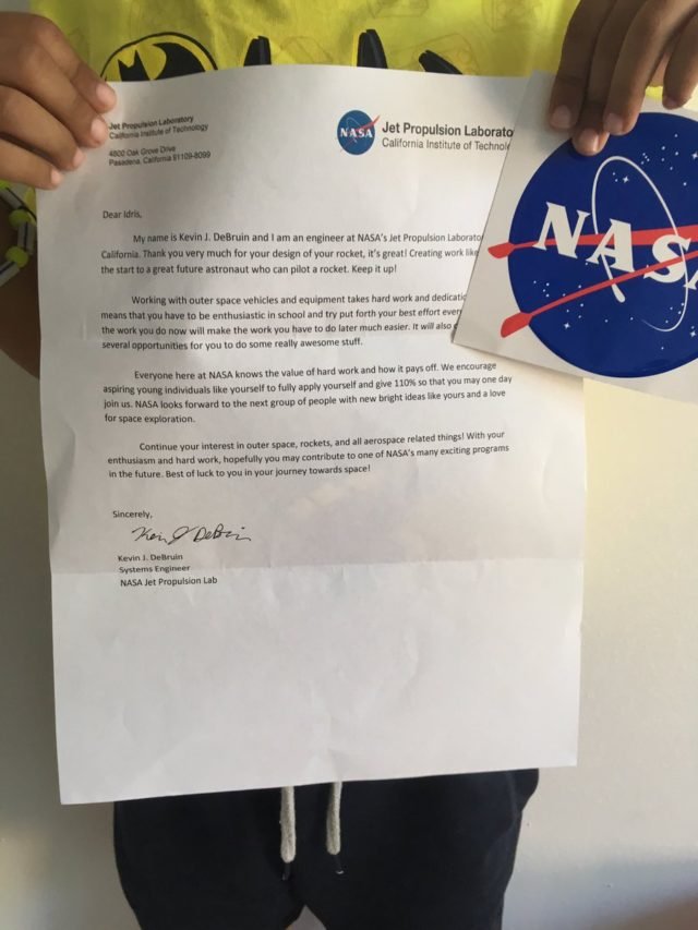 5χρονος έστειλε μια ζωγραφιά με έναν πύραυλο στην NASA και πήρε την πιο τέλεια απάντηση [εικόνες] | iefimerida.gr 2