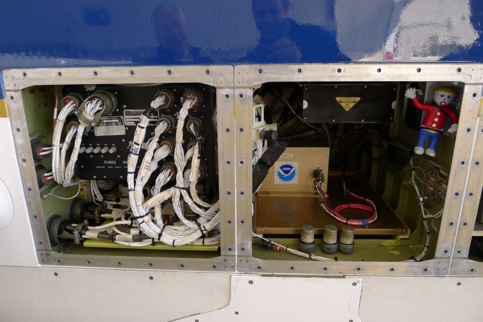 Το αεροσκάφος της NASA που βουτάει μέσα στους τυφώνες [εικόνες] | iefimerida.gr 3