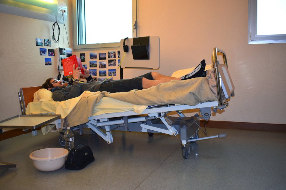 Τρελό πείραμα: 60 μέρες ανάσκελα στο κρεβάτι με το κεφάλι κάτω και τα πόδια ψηλά [εικόνες] | iefimerida.gr 0