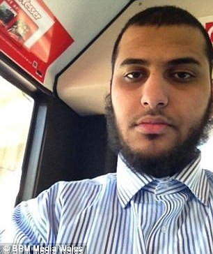 Γάλλος και Βρετανός οι 2 από τους τζιχαντιστές-δήμιους: Ο Μαξίμ Οσάρ και ο Νάσερ Μουτάνα [βίντεο & εικόνες] | iefimerida.gr 4