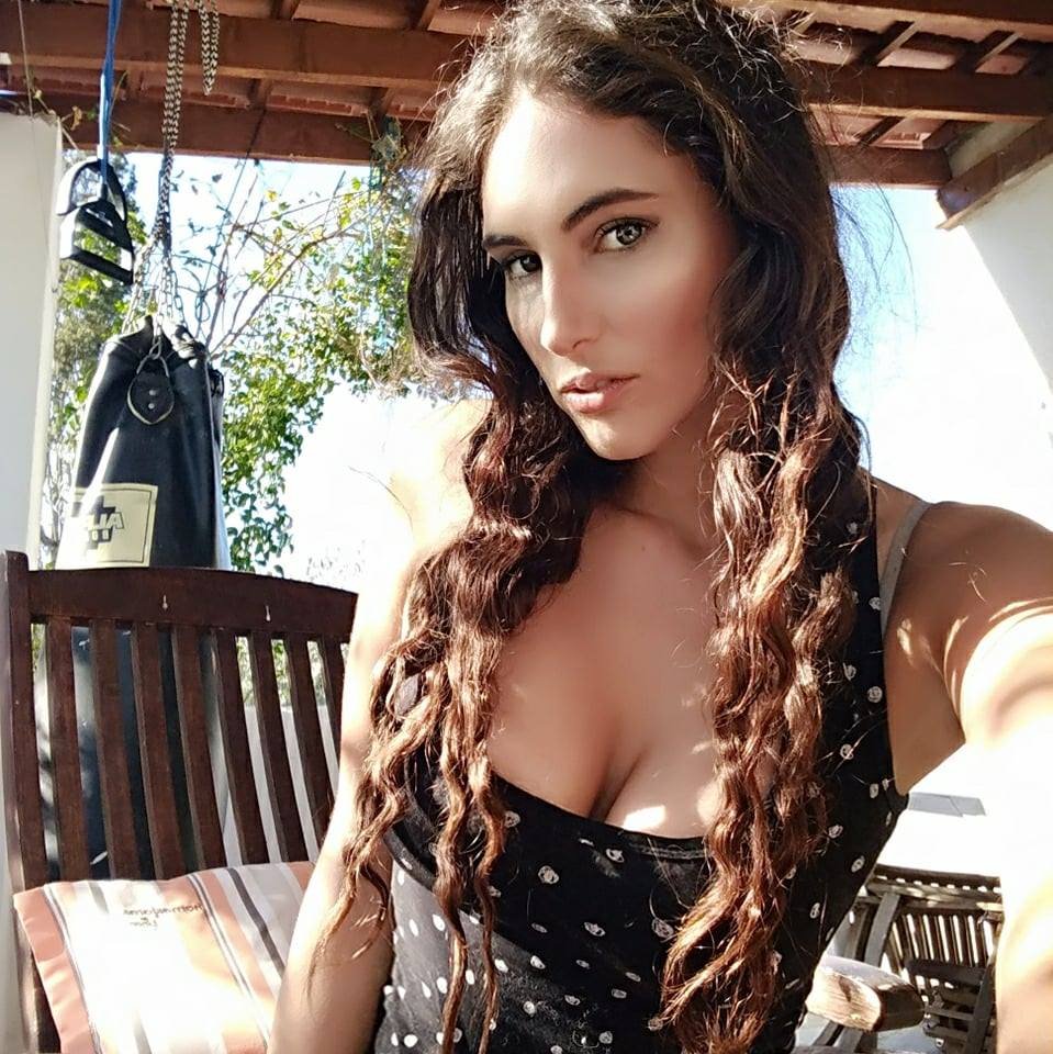 Λιπόθυμη, μέσα στα αίματα βρέθηκε μοντέλο στο σπίτι της στο Ναύπλιο -Η ίδια δεν θυμάται τίποτα [εικόνες] | iefimerida.gr 3