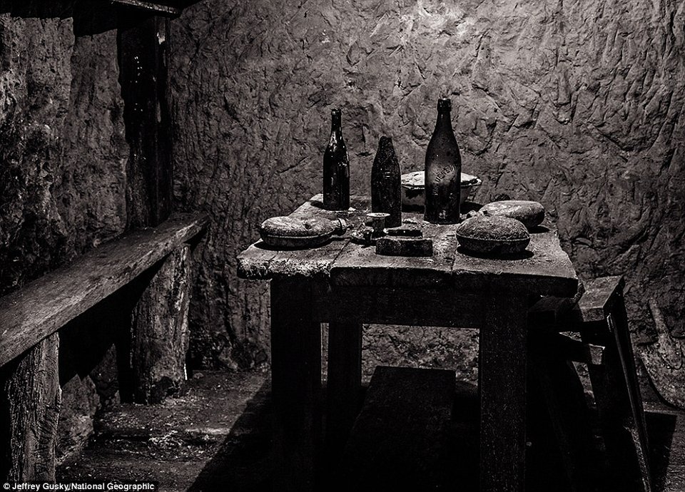 Ντοκουμέντα από τα βάθη των σπηλαίων -Εκεί έζησαν και πέθαναν στρατιώτες [εικόνες] | iefimerida.gr 0