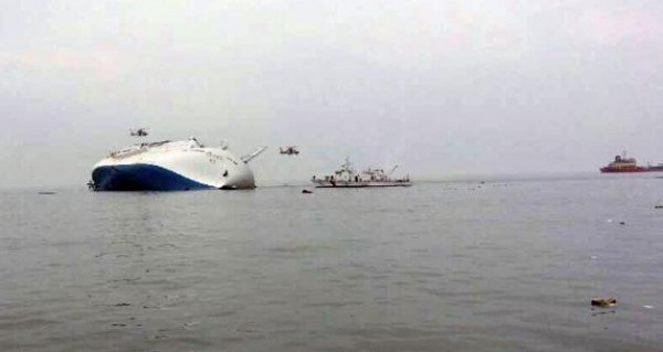 Ναυάγιο πλοίου γεμάτο μαθητές στα ανοιχτά Νότιας Κορέας -Δύο νεκροί και 100 αγνοούμενοι [βίντεο & εικόνες] | iefimerida.gr 2