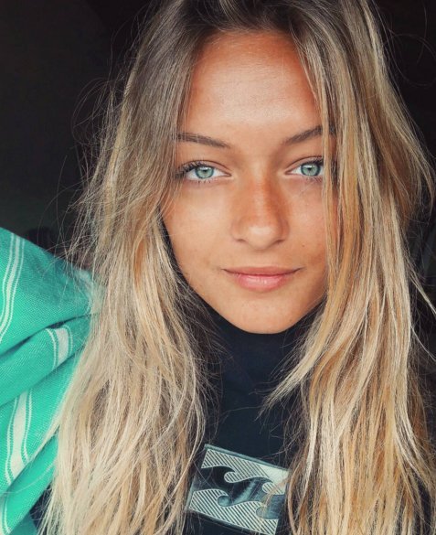 Σε αυτή την καλλονή ναυαγοσώστρια έκαναν καντάδα οι Ιρλανδοί στο Euro [εικόνες] | iefimerida.gr 1