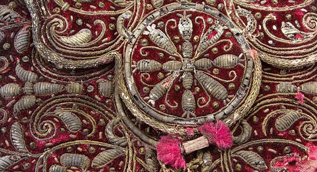 Πολυτελή ενδύματα 400 ετών βρέθηκαν άθικτα σε ναυάγιο [εικόνες] | iefimerida.gr 5