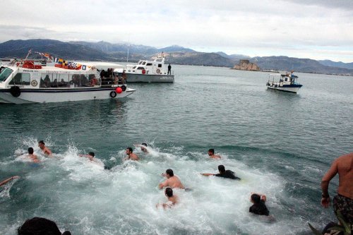 Με λαμπρότητα γιορτάστηκαν τα Θεοφάνεια σε όλη τη χώρα  [εικόνες] | iefimerida.gr 38