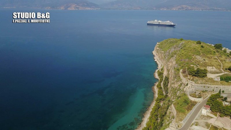 Oosterdam: Το εντυπωσιακό κρουαζιερόπλοιο που κατέπλευσε στο Ναύπλιο [εικόνες & βίντεο] | iefimerida.gr 4