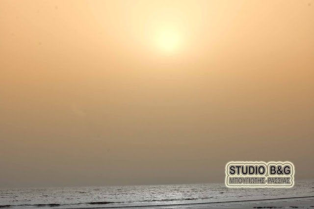 Αποπνικτική η ατμόσφαιρα στο Ναύπλιο από τη φωτιά στην Εύβοια [εικόνες] | iefimerida.gr 0