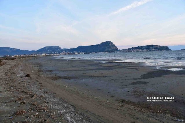 Η υπερπανσέληνος... εξαφάνισε τη θάλασσα στο Ναύπλιο -Απίστευτες εικόνες | iefimerida.gr 13