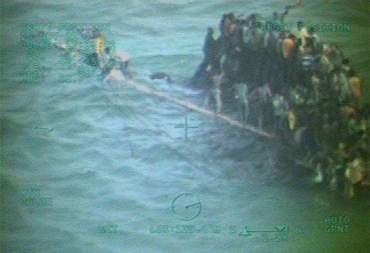 Καρέ-καρέ εικόνες φρίκης από ναυάγιο με μετανάστες-Τουλάχιστον 30 νεκροί στις Μπαχάμες [εικόνες+βίντεο] | iefimerida.gr 2