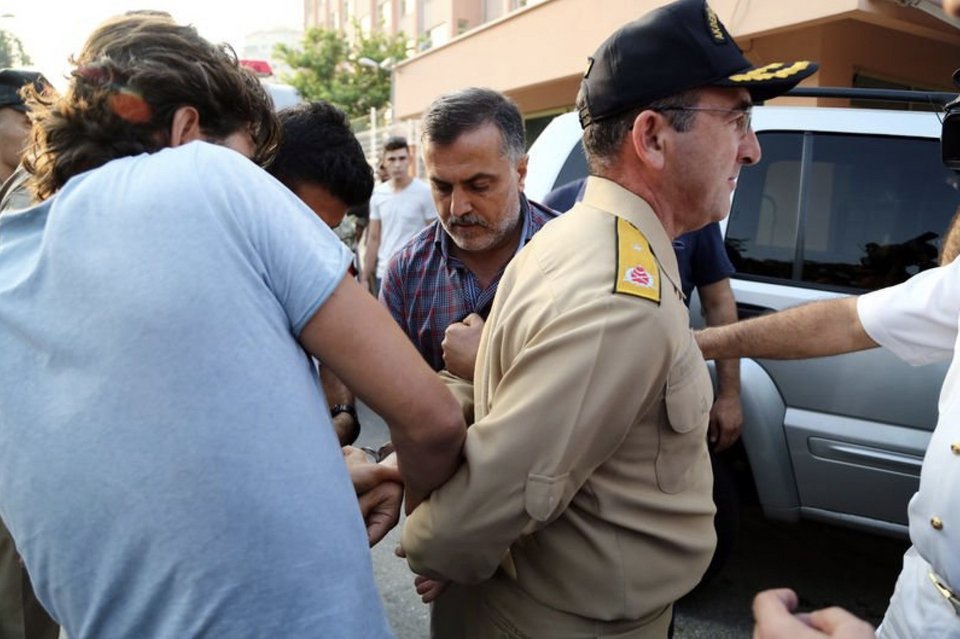 Συνελήφθησαν πάνω από 1.563 πραξικοπηματίες -Και υψηλόβαθμοι αξιωματικοί [εικόνες & βίντεο] | iefimerida.gr 0