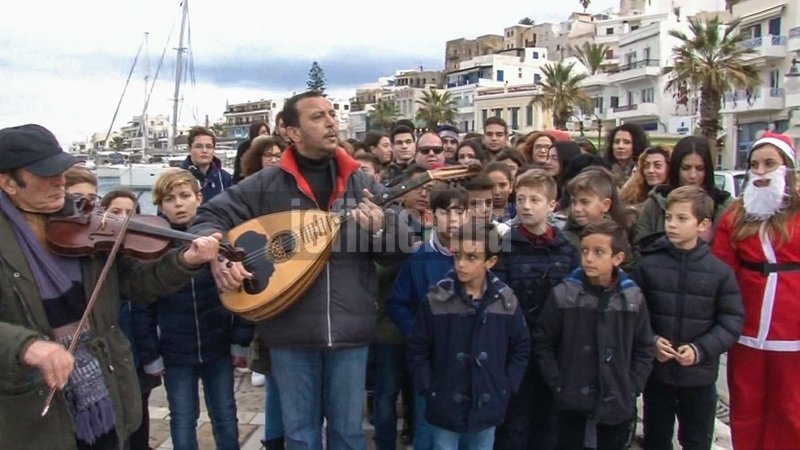 Καράβι προσφοράς: Μαθητές στη Νάξο στόλισαν ψαροκάικο και το γέμισαν τοπικά προϊόντα -Δείτε πού το στέλνουν [εικόνες] | iefimerida.gr 3