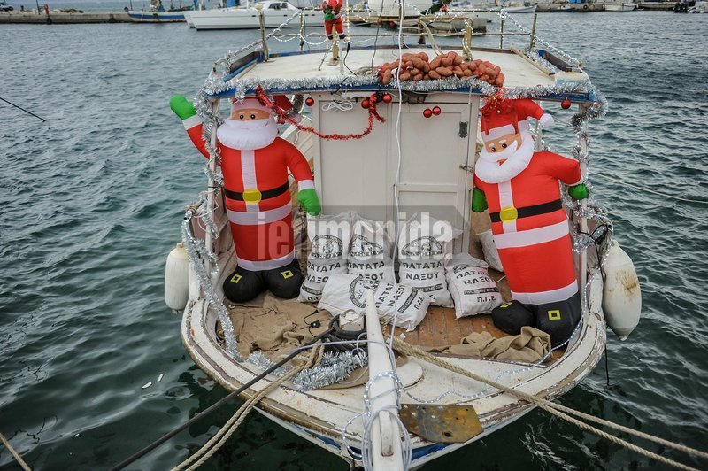 Καράβι προσφοράς: Μαθητές στη Νάξο στόλισαν ψαροκάικο και το γέμισαν τοπικά προϊόντα -Δείτε πού το στέλνουν [εικόνες] | iefimerida.gr 0